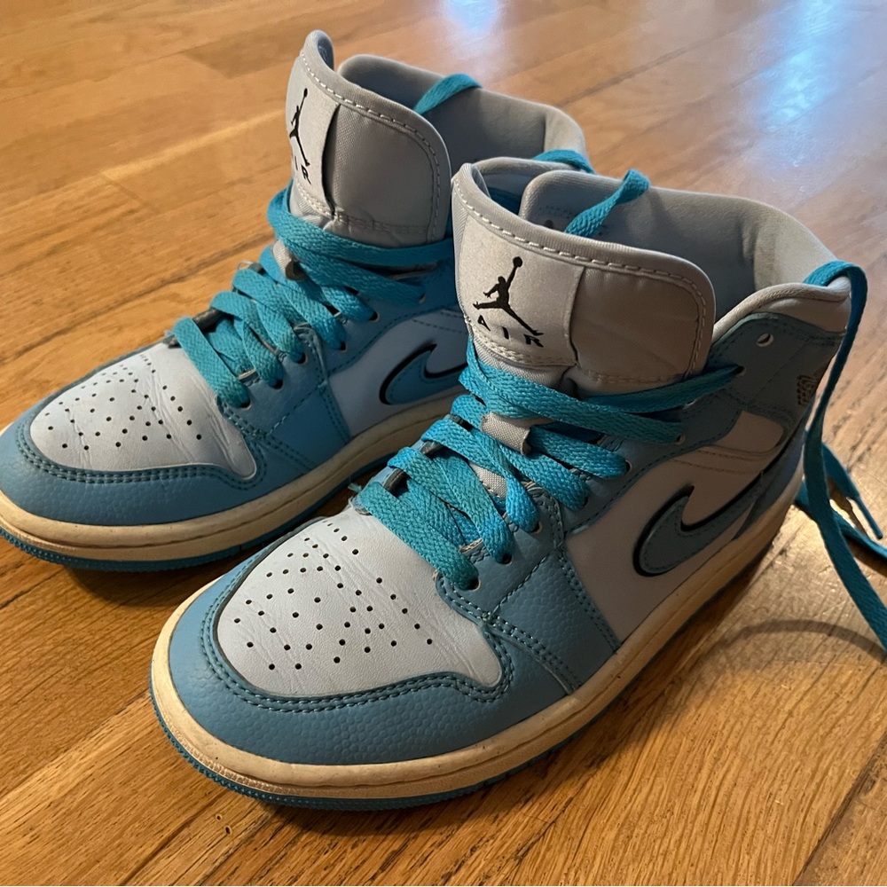 Nike Air Jordan 1 Mid SE
